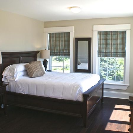 Oceanstone Seaside Resort Пегис Коув Екстериор снимка