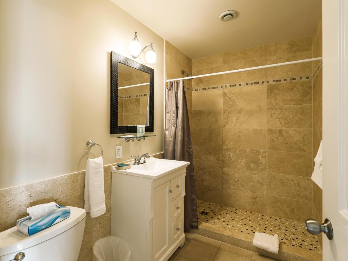 Oceanstone Seaside Resort Пегис Коув Екстериор снимка