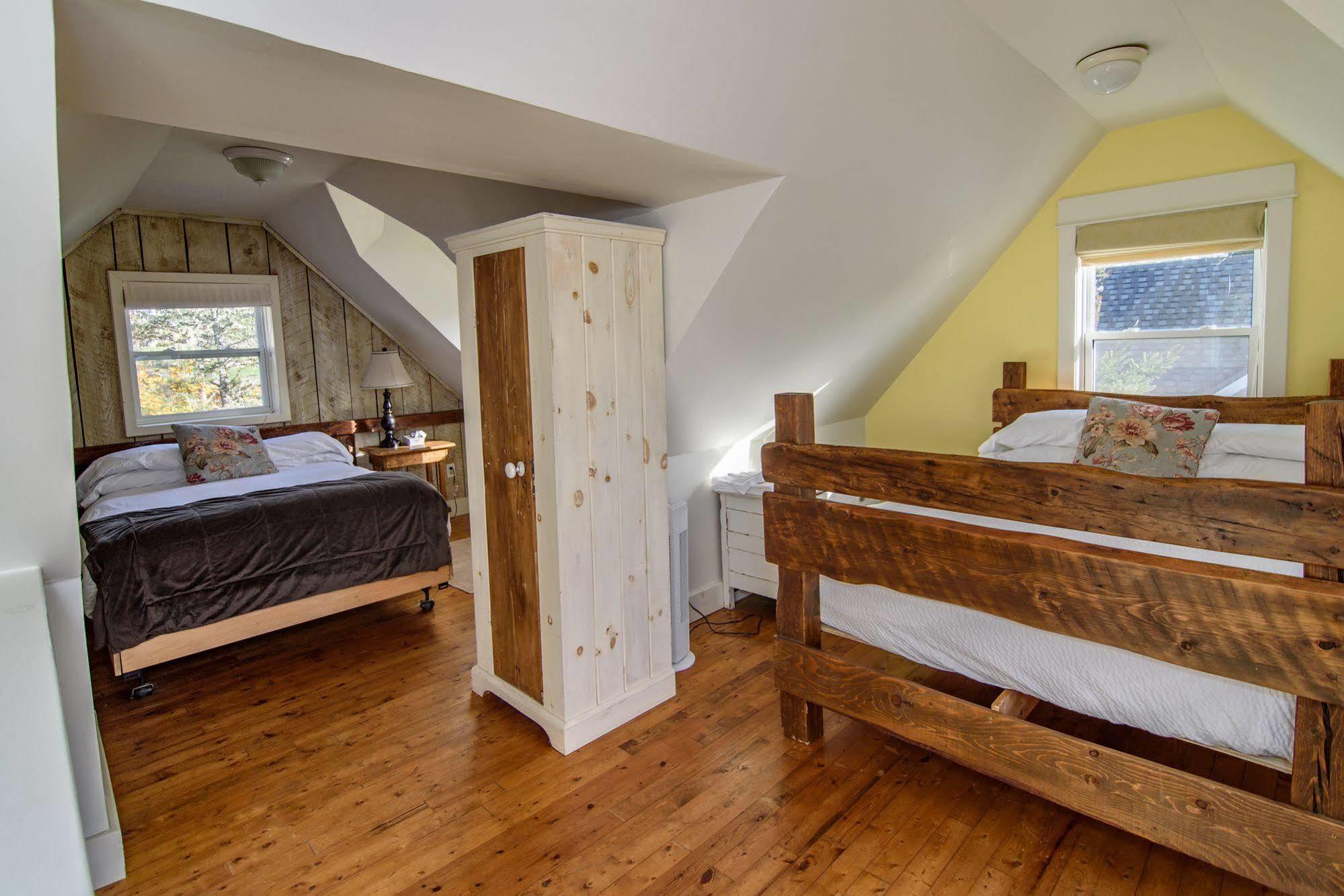 Oceanstone Seaside Resort Пегис Коув Екстериор снимка